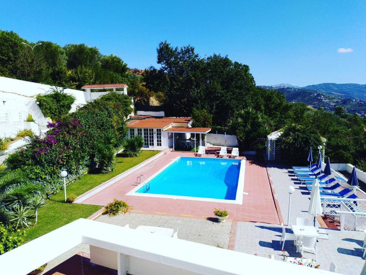 Villa Milena Apartments & Rooms Agropoli Luaran gambar