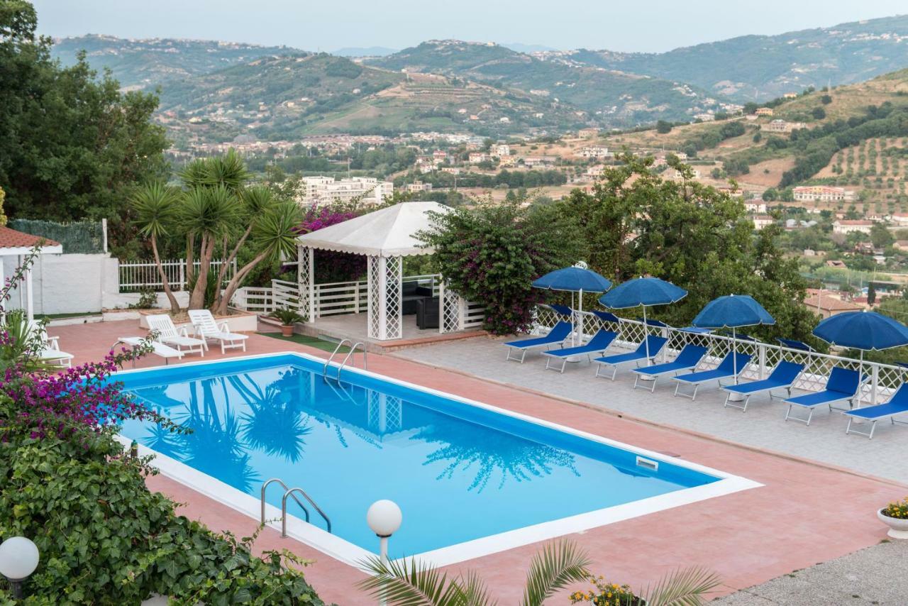 Villa Milena Apartments & Rooms Agropoli Luaran gambar